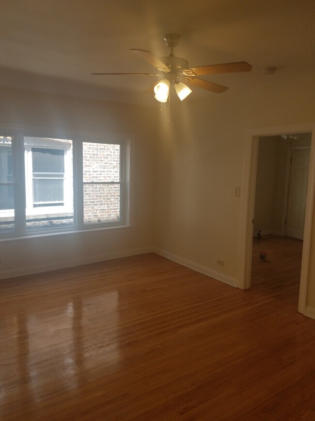 Foto del edificio - 8029 S Vernon Ave