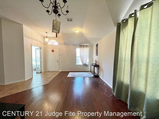 Foto del edificio - 4 br, 2.5 bath House - 814 Rushmore Drive