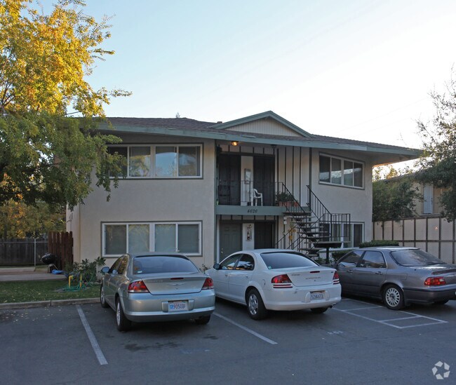 Foto del edificio - Ashdale Court Apartments