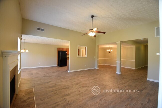 Building Photo - 545 McGiboney Ln