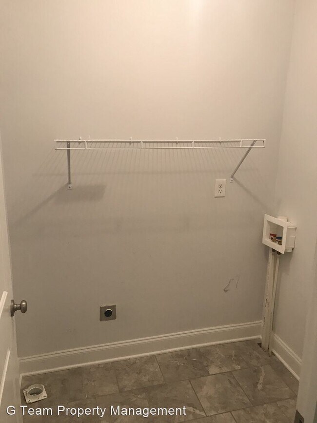 Foto del edificio - 2 br, 2 bath House - 2408 Dabbs Ave