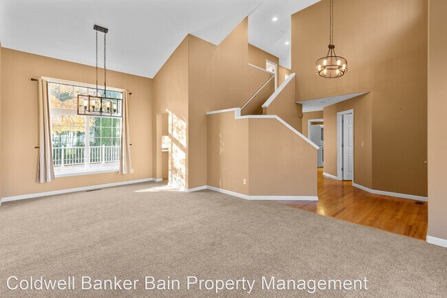 Building Photo - 4 br, 2.5 bath House - 545 S.E. 8th Street