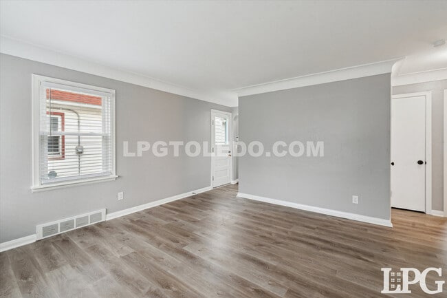 Building Photo - 3648 Watson Ave