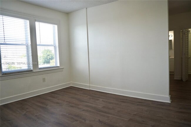 Foto del edificio - 501 SW 6th Ct