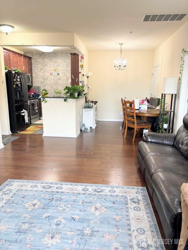 Foto del edificio - 626 Strassle Wy