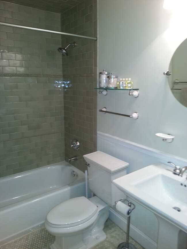 Full Bath #1 - 131 Country Club Dr