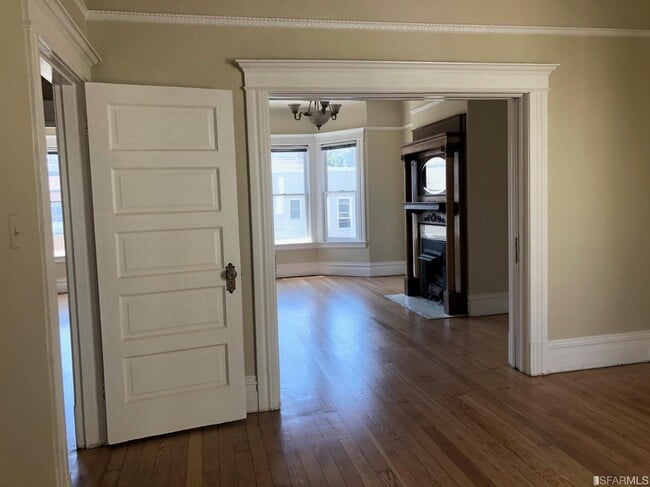 Building Photo - 291 Church St