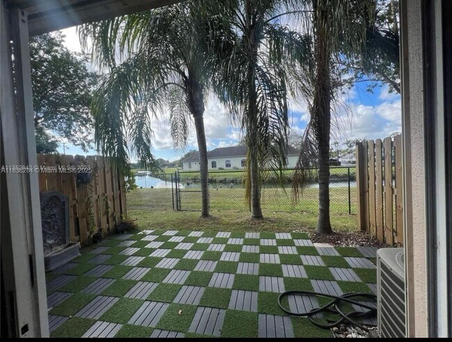 Foto del edificio - 15800 SW 92nd Ave