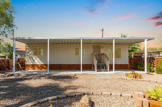Foto del edificio - 9710 E Baywood Ave