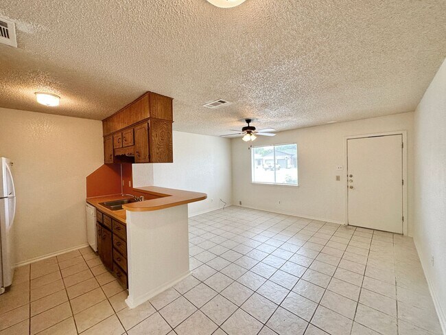 Foto del edificio - 2216 Silverway