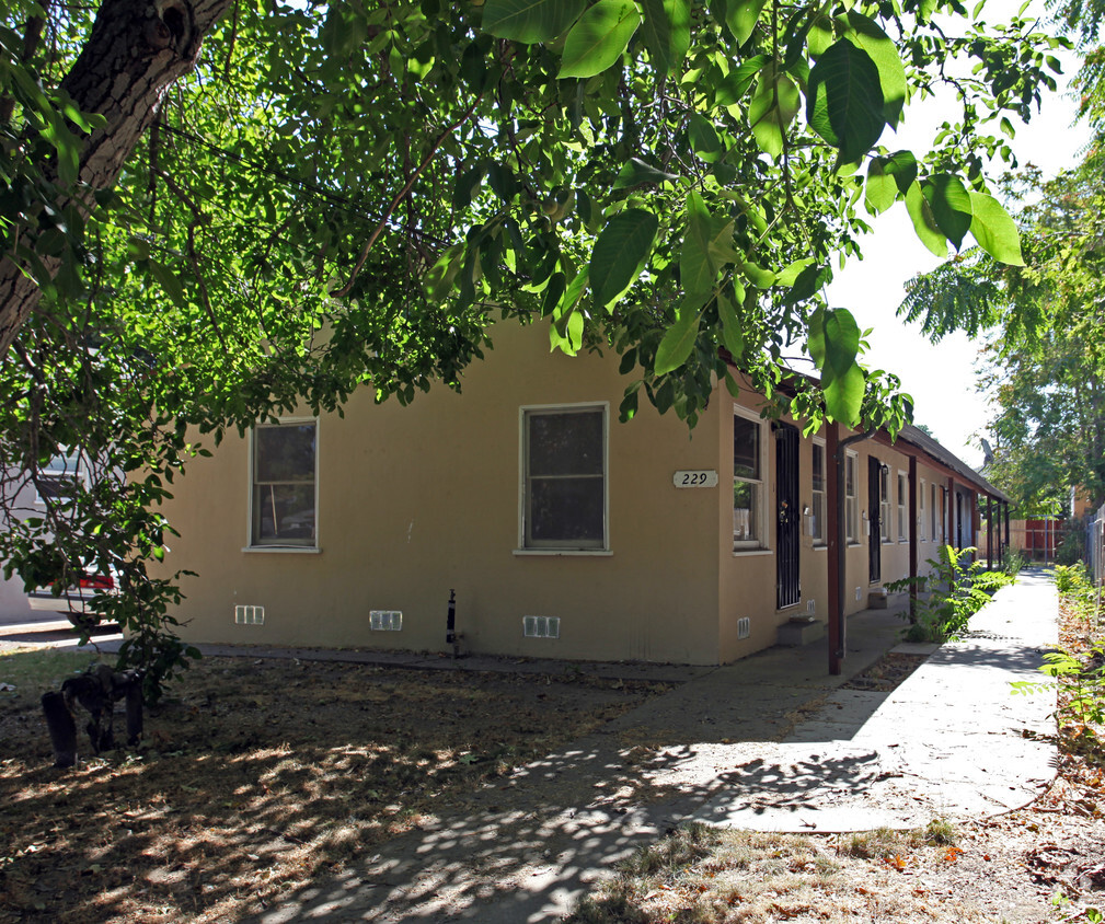 Primary Photo - 229 6th St