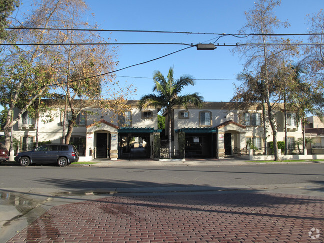 Exterior del edificio - Petrol East