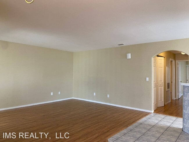 Building Photo - 4500 W Lake Mead Blvd