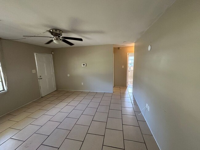 Building Photo - Bungalow in Central Gulfport