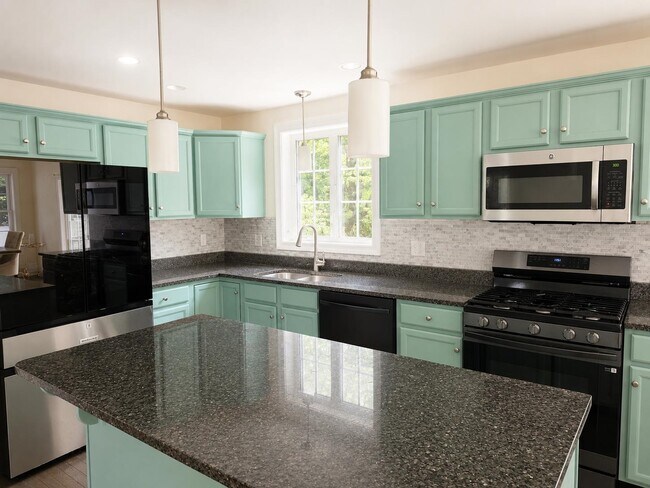 Building Photo - 21 Stocklan Cir