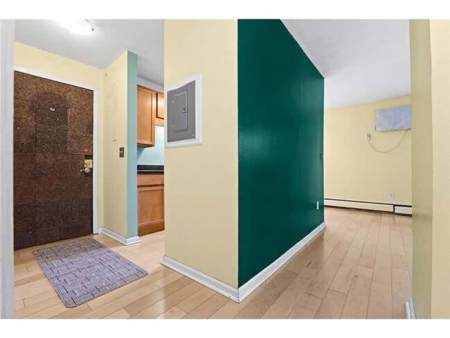 Building Photo - 520 Ridgewood Ave