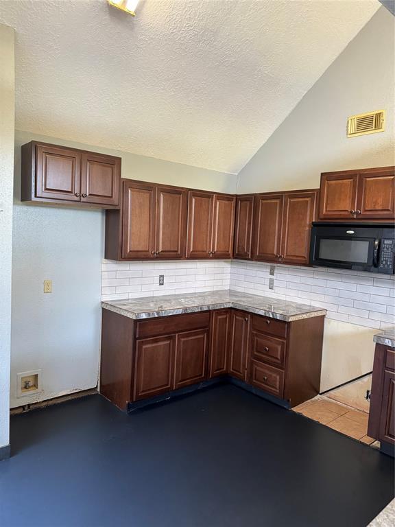 Foto del edificio - 13215 Fountain Crest Dr