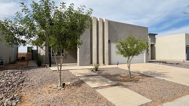 Foto del edificio - 14928 John McNeely Ave