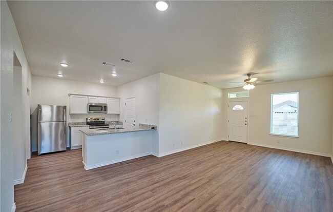 Foto del edificio - BRAND NEW 3 bedroom townhome!