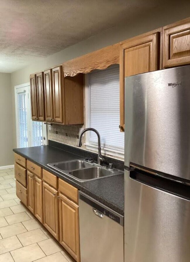 Foto del edificio - Three Bedroom in Hopkinsville, KY