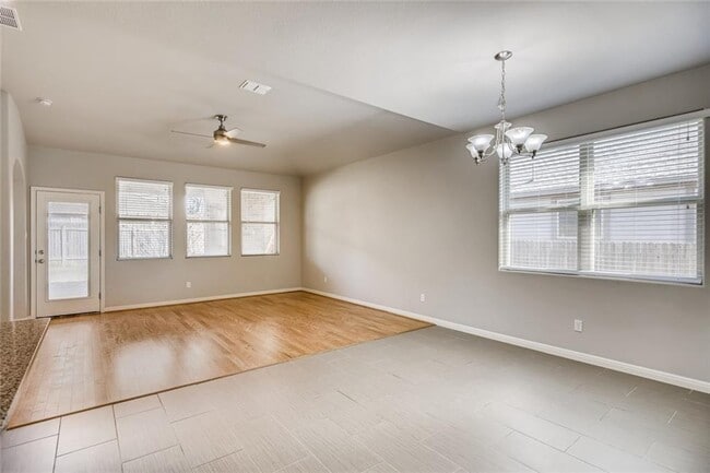 Foto del edificio - 2554 Garlic Creek Dr