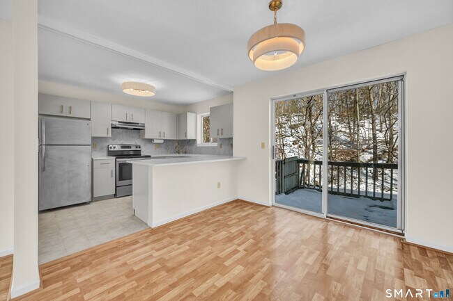 Foto del edificio - 925 Oronoke Rd