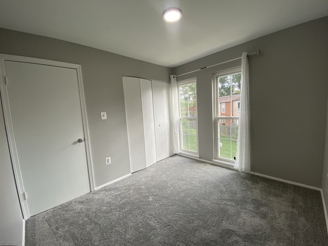 Foto principal - 7251 Millcrest Terrace