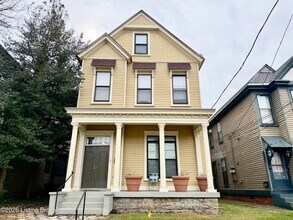 Building Photo - 1210 E Broadway