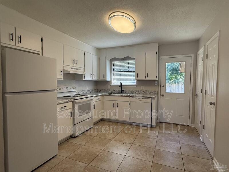 Primary Photo - 4189 Ravenwood Dr