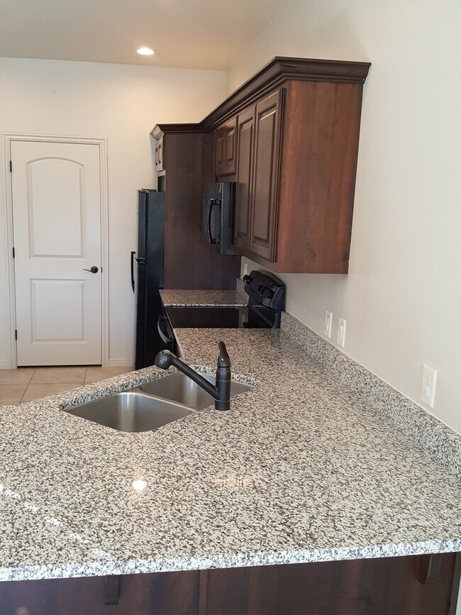 Foto del edificio - 3 Bedroom Townhome in Prime Washington Com...