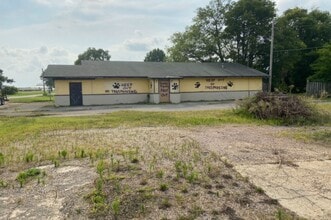 Building Photo - 402 W Railroad St