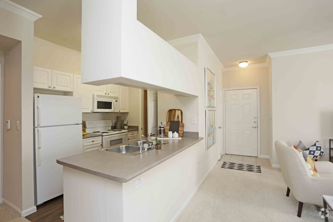 1BR,1BA - 813SF - KITCHEN - Clearwater Creek