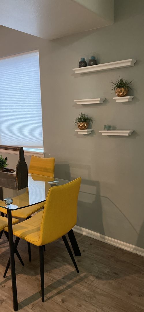 Building Photo - Fully Furnished 2 bedroom, 2 1/2 bath avai...