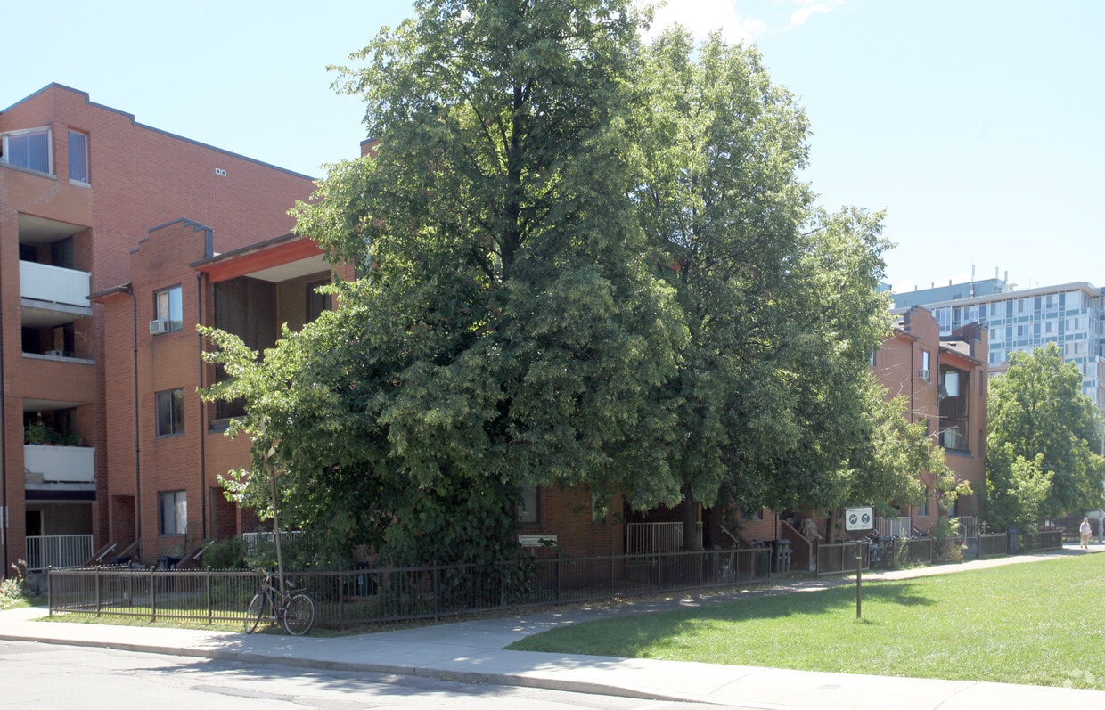 Primary Photo - Lambert Lodge