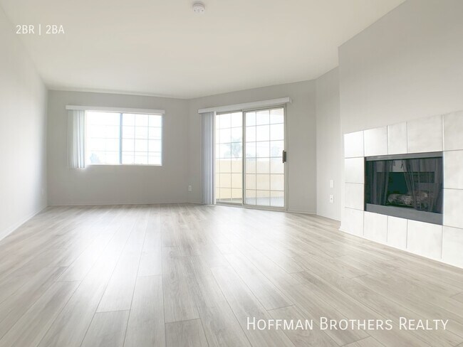 Foto del edificio - 4280 Lindblade Dr