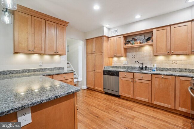 Foto del edificio - 1108 Moorefield Creek Rd SW