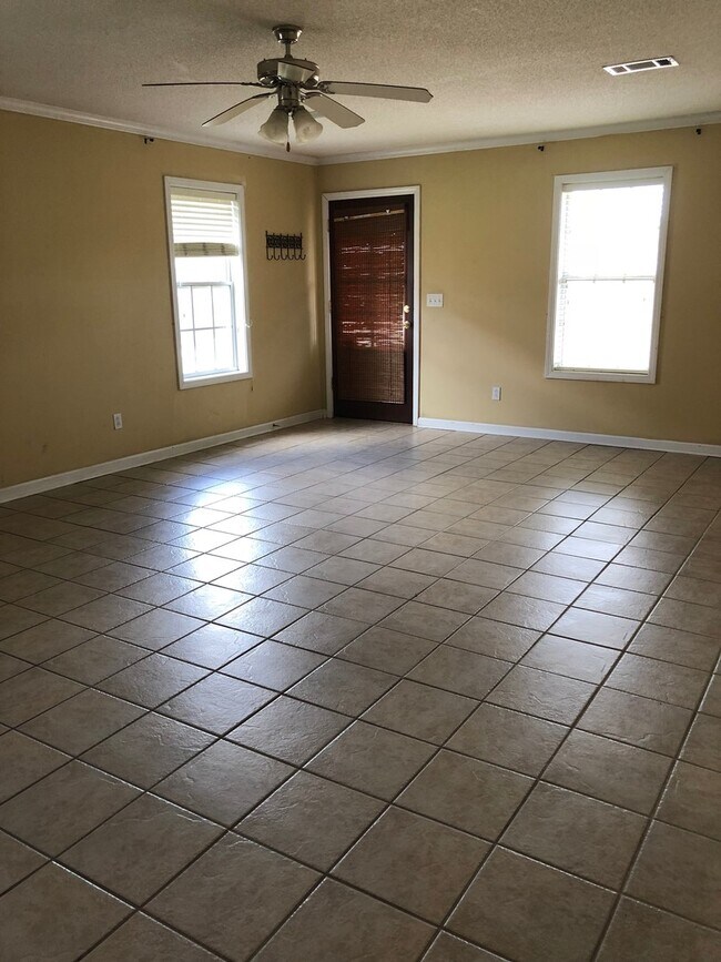 Foto del edificio - 101 Carrollton - available August 15, 2026