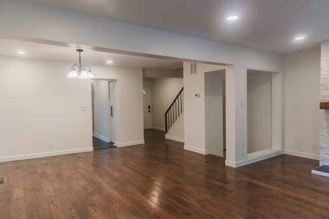 Foto del edificio - 1613 Valencia Way