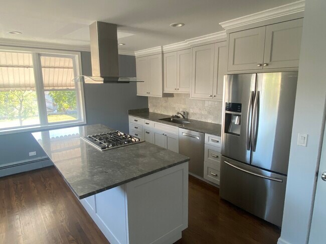 Foto del edificio - 5240 W Belmont Ave