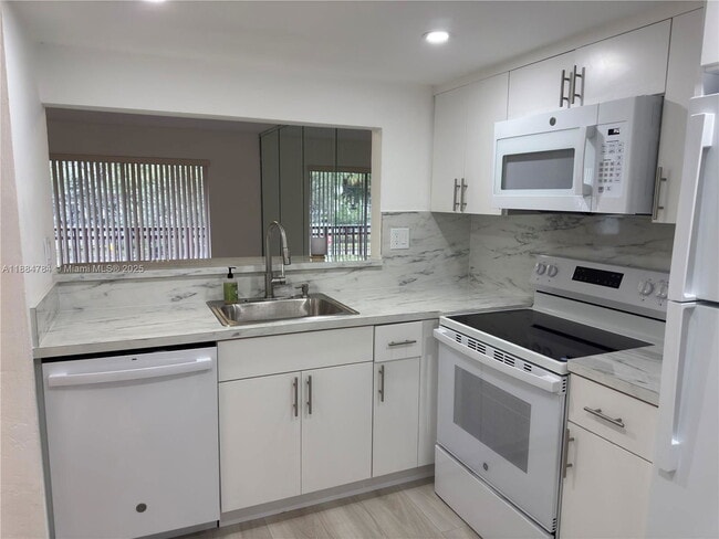 Photo - 11291 SW 88th St Apartment