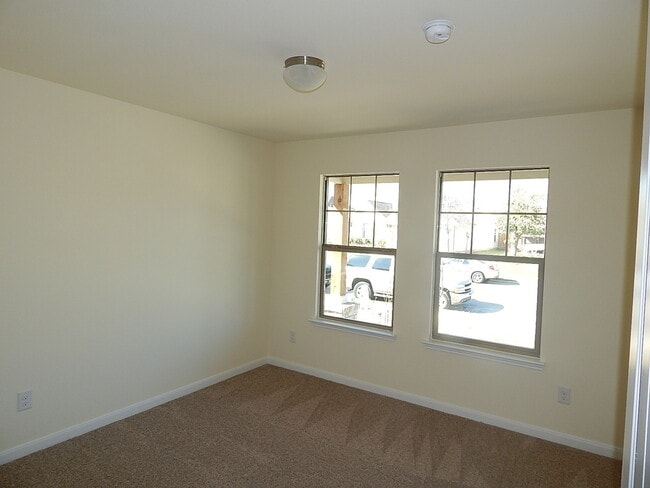 Building Photo - 2848 St Bernard Dr