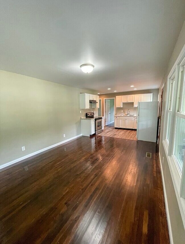 Living room/kitchen - 612 Cove Rd