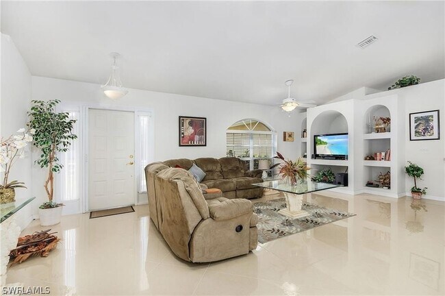 Foto del edificio - 4307 Pelican Blvd