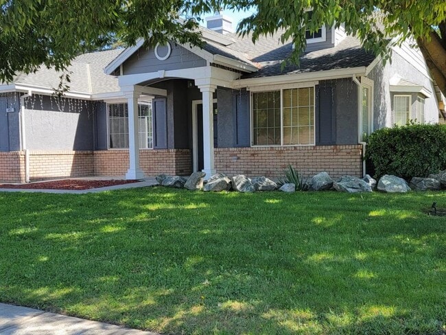 Building Photo - 692 W Springer Dr