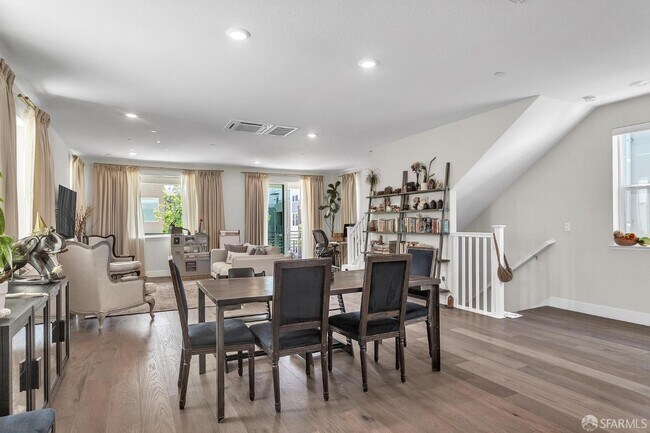 Foto del edificio - 2821 San Jacinto Ln