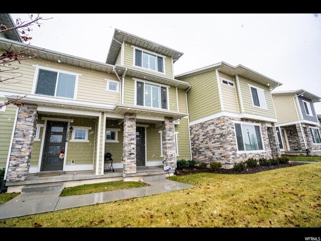 Building Photo - 1778 Ikaros Ln