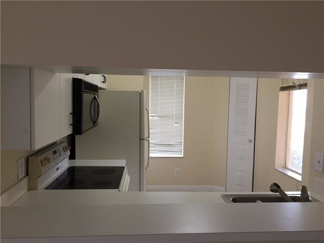 Building Photo - 921 Coral Club Dr