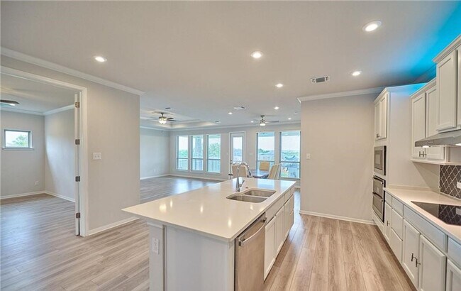 Foto del edificio - Price Drop!  Viewable Now!