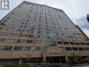 Building Photo - 15 Maitland Pl
