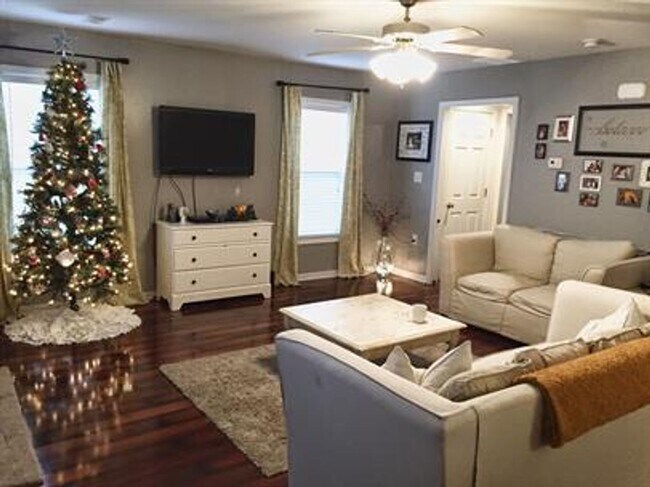Foto del edificio - End Unit 3 Bedroom Townhouse